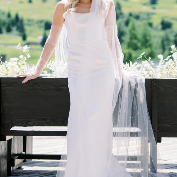 Wtoo by Watters Wedding Gown - Picture 3 of 3